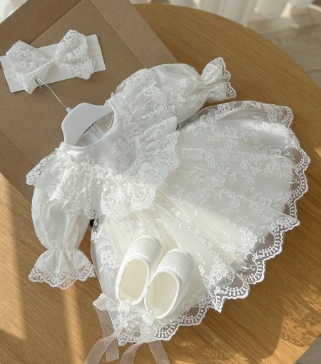 فستان دانتيل مميز