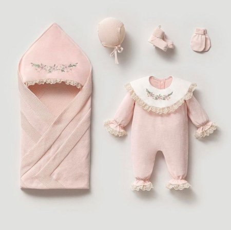 طقم استقبال مخمل مع صوف ناعم مطّرز بالورود 